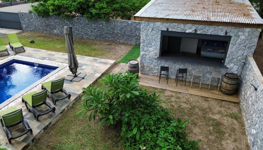 Location de vacances pour 14 personnes, avec jardin ainsi que jacuzzi et piscine dans Plage de l'Hermitage - 2