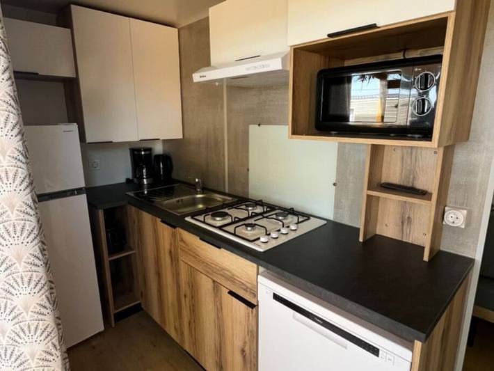 Camping pour 6 personnes, avec terrasse à Dolus-d'Oléron - 4