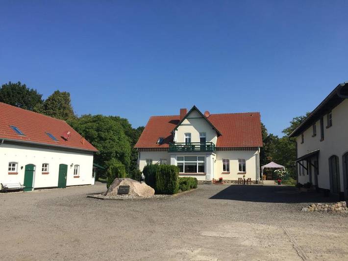 Ferienwohnung für 3 Personen, mit Balkon und Terrasse sowie Garten und Ausblick