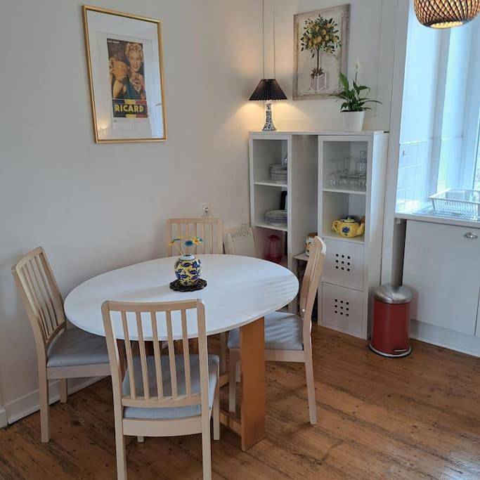 Appartement entier, Lumière et Confort en Centre Ville in Huelgoat, Région de Châteaulin