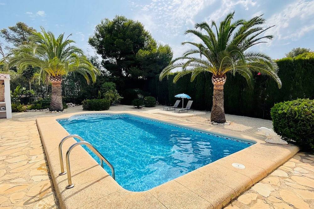3 bed 2 bath family villa, close to beach, Wifi and air con in Cabo de la Nao, Jávea