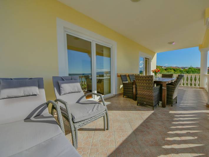 Ferienhaus für 6 Personen, mit Terrasse und Garten in Maslenica - 2