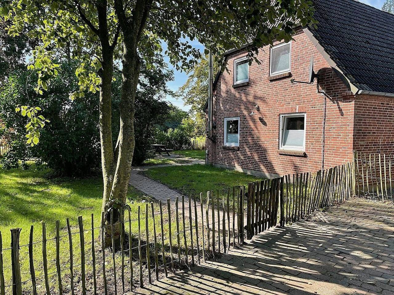 Großzügiges Ferienhaus mit großem Garten in Alleinlage - Nib-831 - Großzügiges Ferienhaus in Alleinlage (Ht) in Niebüll, Nordfriesland