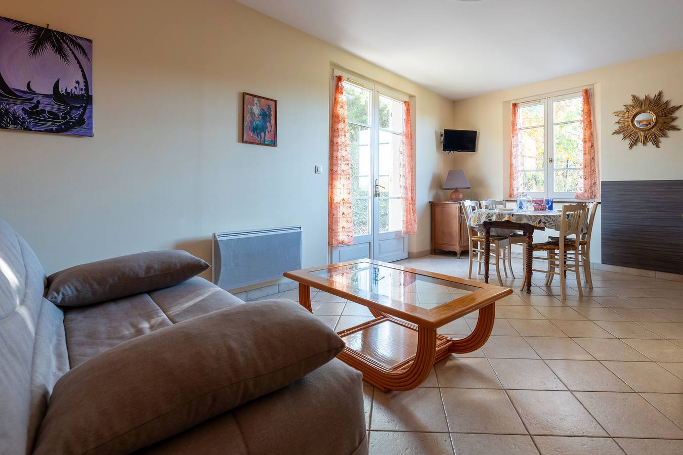 Gîte la combe verte – Renovierter Bauernhof mit Innenpool in Valence und Umgebung