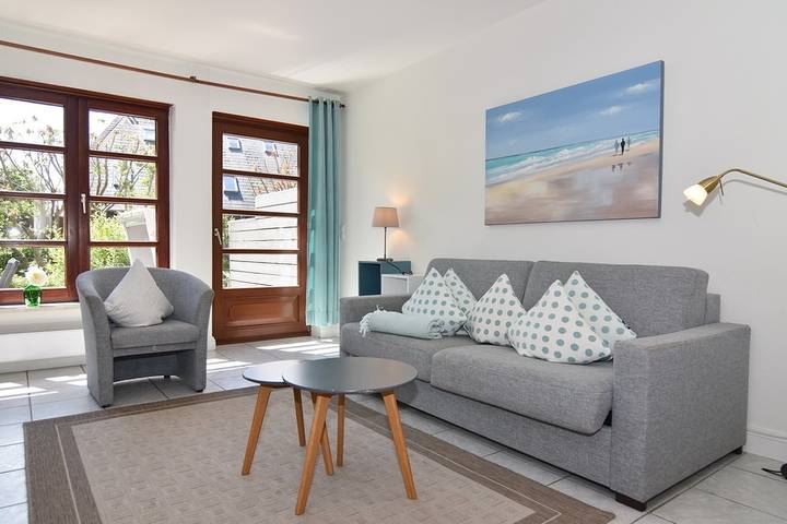 Ferienwohnung für 4 Personen, mit Balkon und Terrasse sowie Garten und Pool in Tinnum