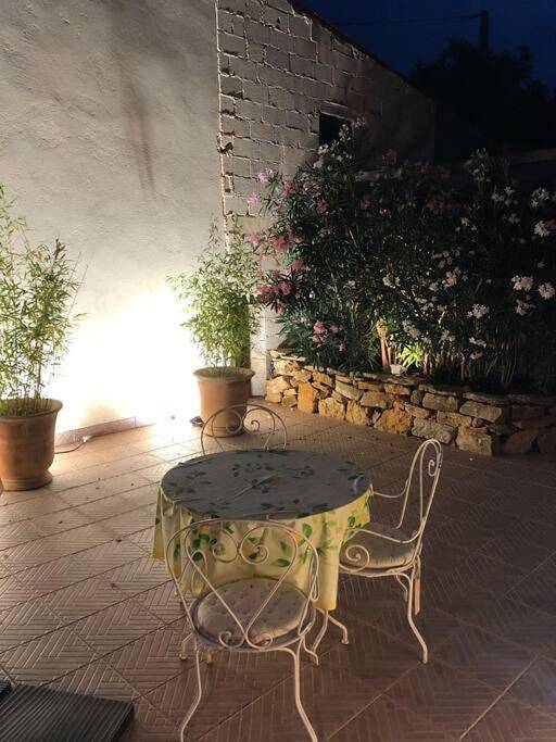 Gîte pour 2 personnes, avec piscine et jardin à Aigaliers - 4