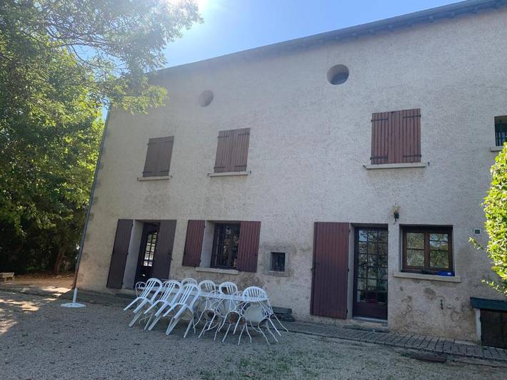 Location de vacances pour 14 personnes, avec piscine ainsi que vue et jardin à Orliénas - 3