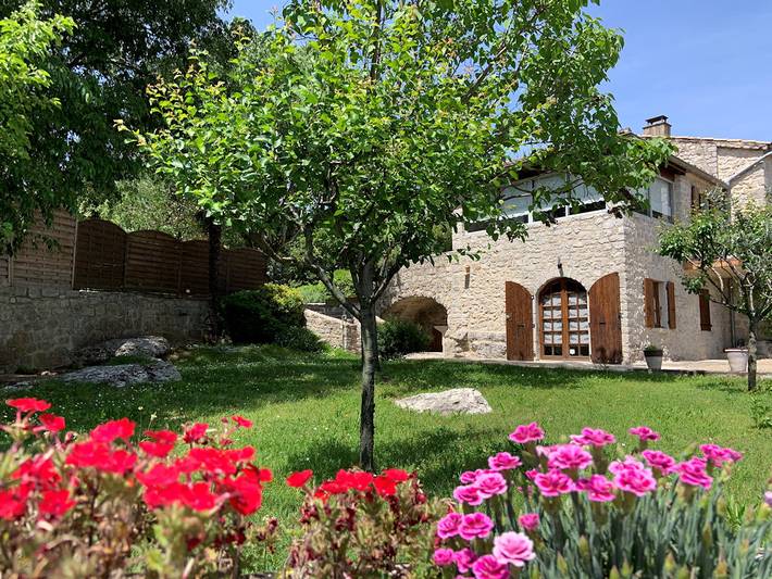 Chambre d’hôte pour 2 personnes, avec jardin et piscine