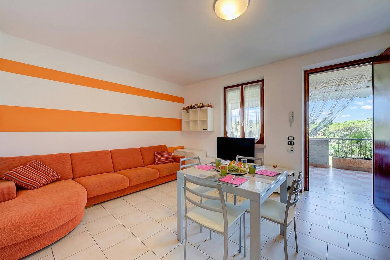 Entire apartment, Vistalago Green Residence 100m From Lake in Rivoltella del Garda, Desenzano del Garda