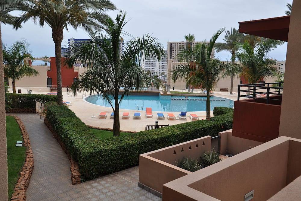 Entire apartment, Spacious 2 bedroom apartment, large terrace, sea view, Paraiso Ii complex in Playa Paraíso, Adeje