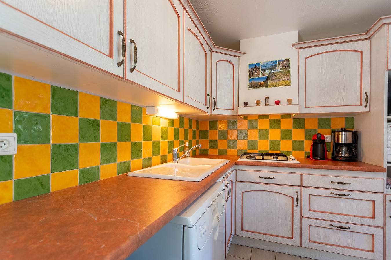 Entire apartment, Apartment 'Aramits Pyrénées Béarnaises' with Private Terrace, Shared Garden and Wi-Fi in Aramits, Béarn