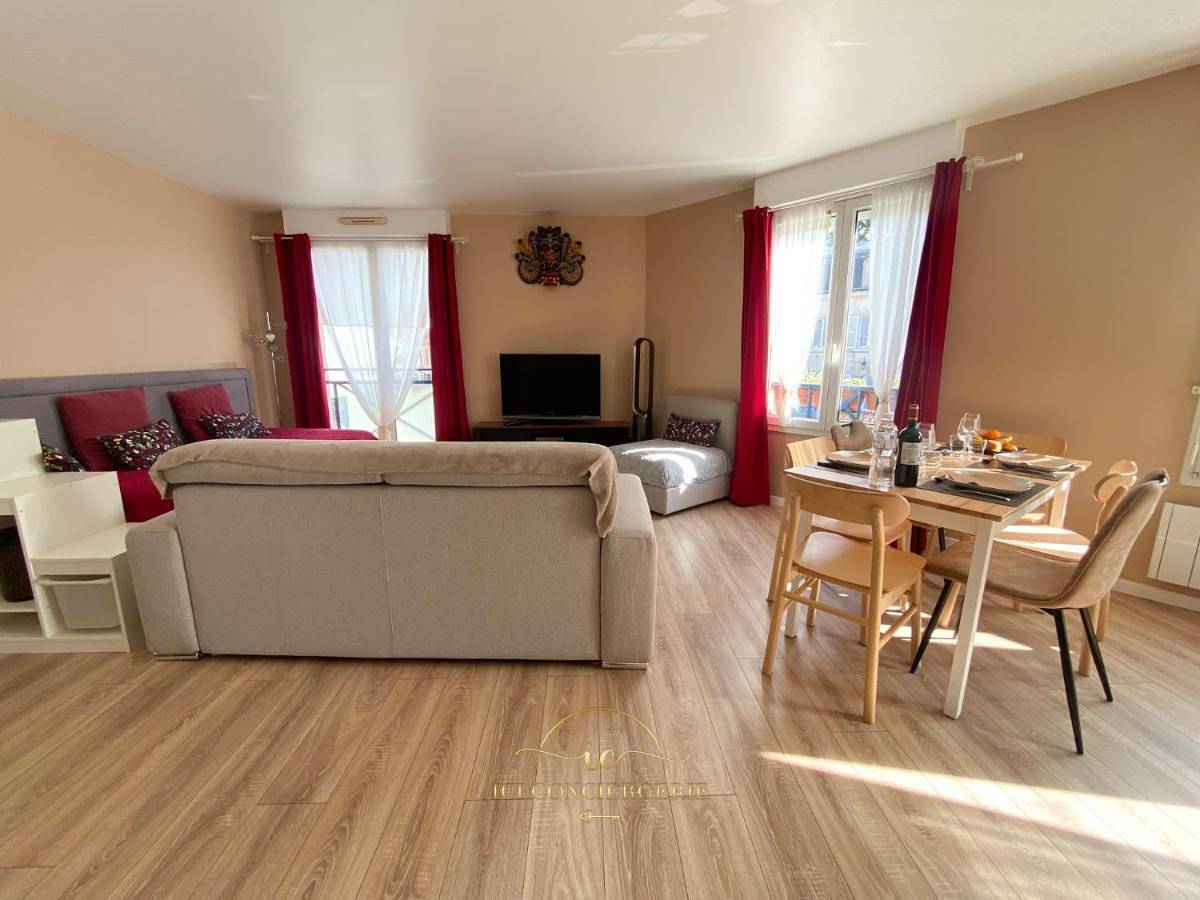 Appartement entier, Noisy-le-roi Cœur-Village in Noisy-le-Roi, Yvelines