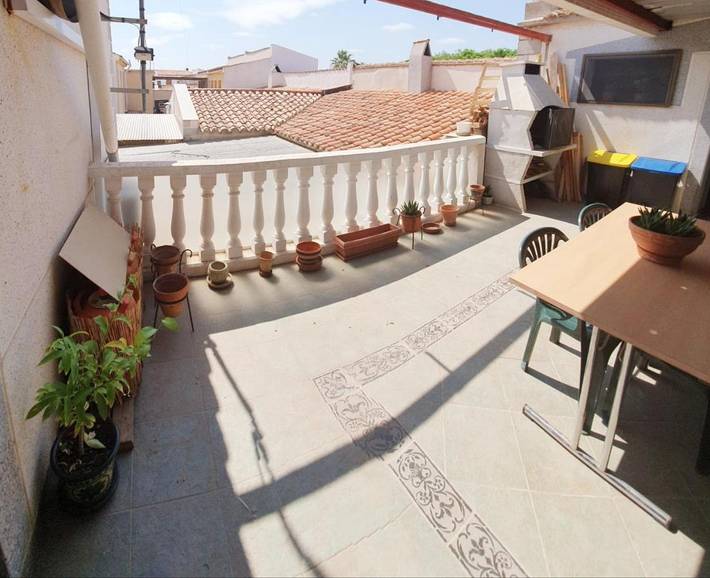 Gîte pour 4 personnes, avec terrasse et vue à Marines