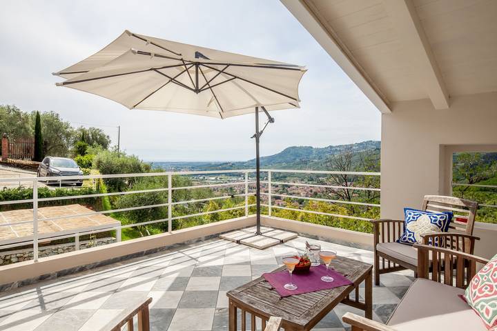 Casa Vacanze 'Casa Lu' con vista mare, Wi-Fi e aria condizionata in Massarosa, Riviera Toscana