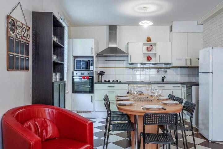 Location de vacances pour 8 personnes, avec Balcon à Bléré