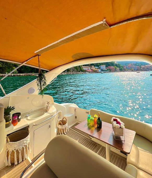 Bateau pour 4 personnes en Provence-Alpes-Côte d'Azur - 4