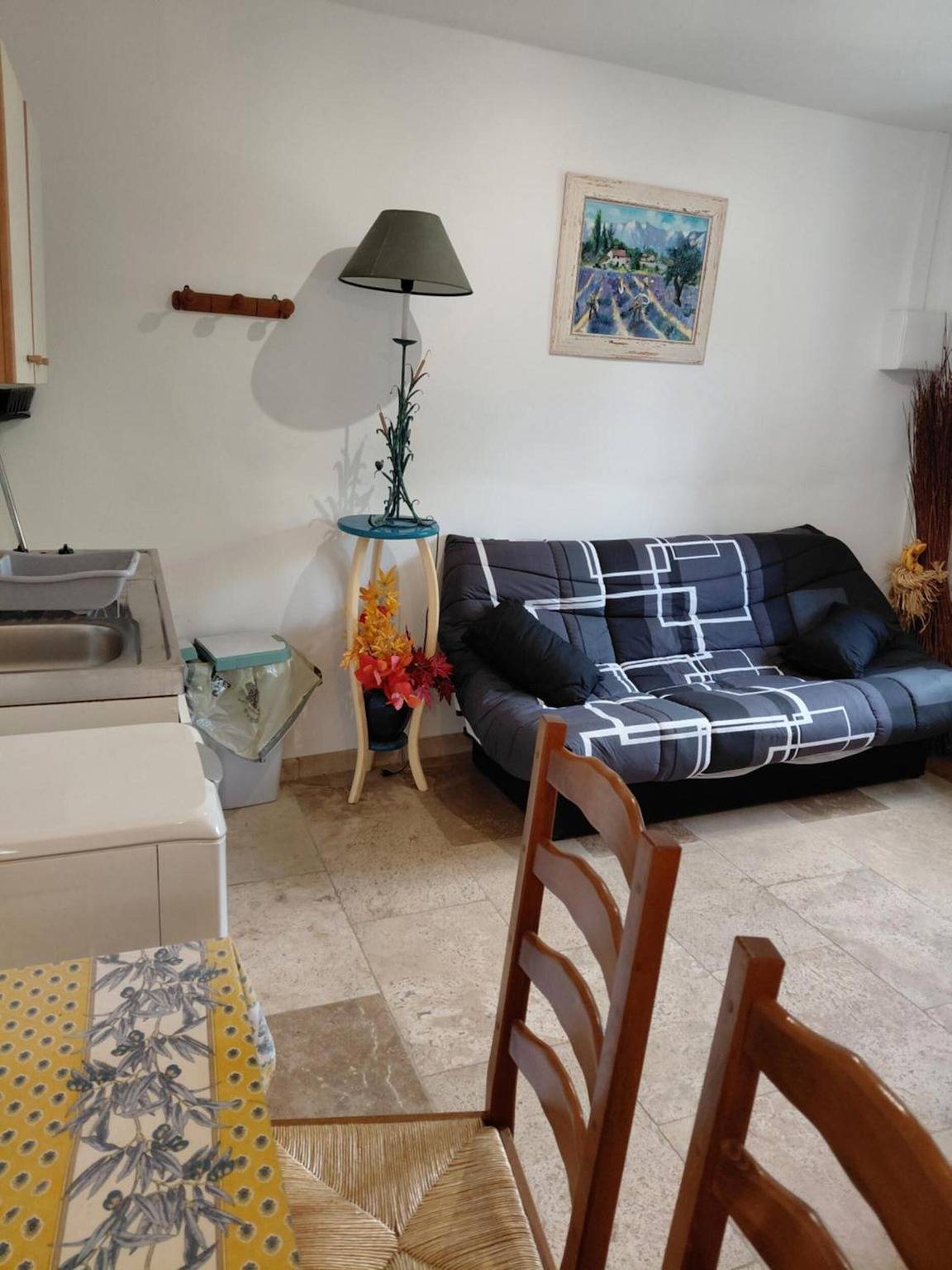 Hel lejlighed, Raymond's Studio Retreat in Verfeuil – Peaceful Stay Near Uzès & Barjac in Verfeuil, Nimes Området