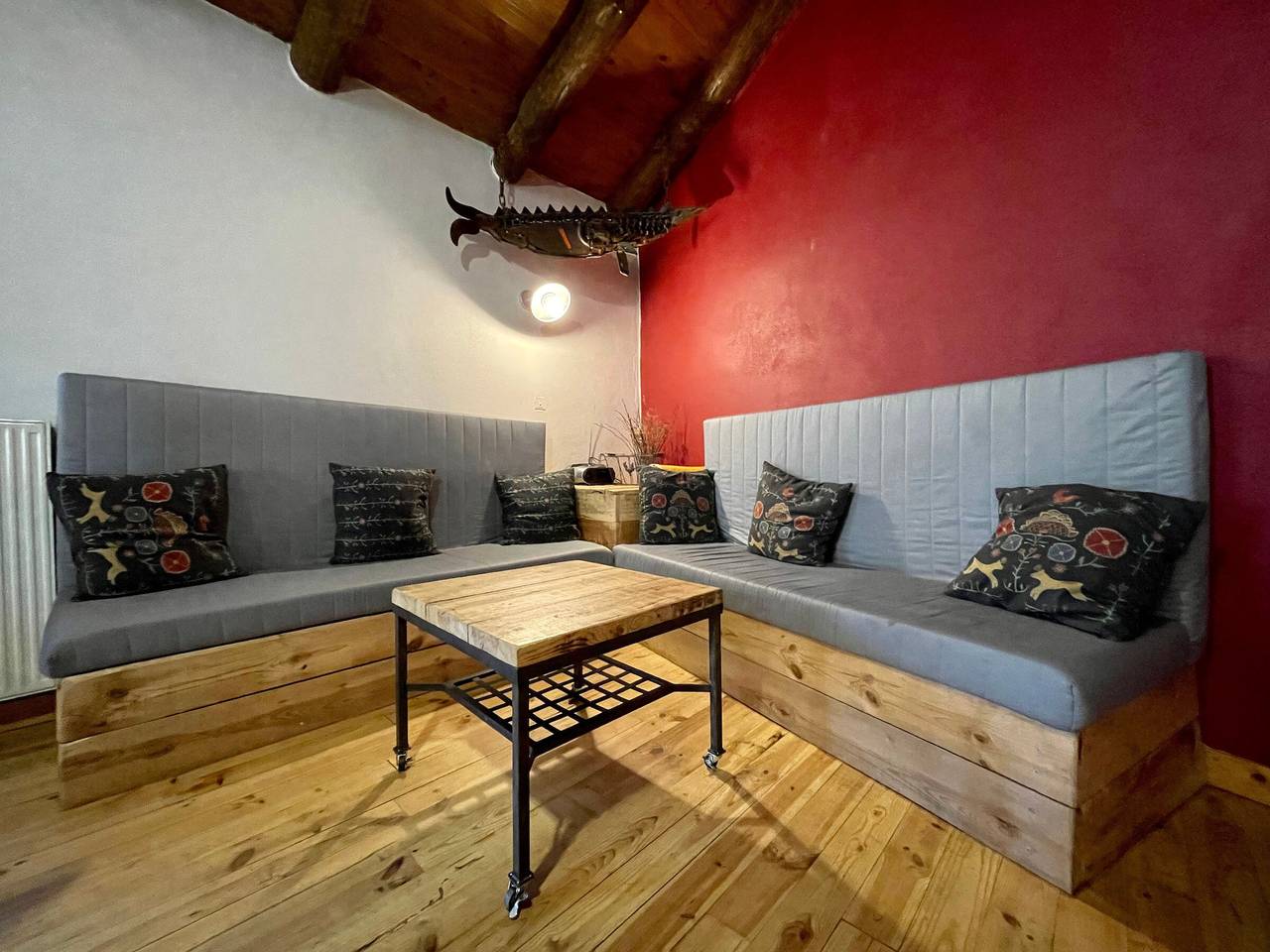 Maison pittoresque à Arlempdes avec cheminée et terrasse in Arlempdes, Haute-Loire