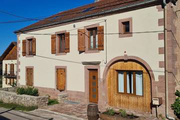 Location de vacances pour 14 personnes, avec jardin ainsi que jacuzzi et balcon, animaux acceptés dans Mortagne