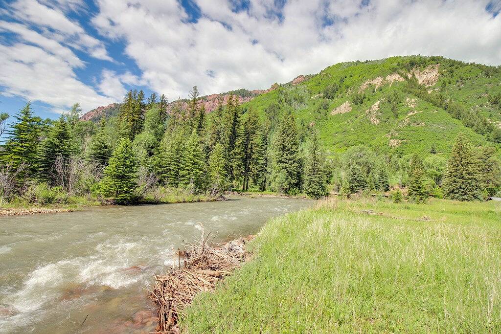 Riverside Kabine mit gemeinsamen Whirlpools, in der Nähe Skifahren, Angeln und vieles mehr! in Redstone, Pitkin County