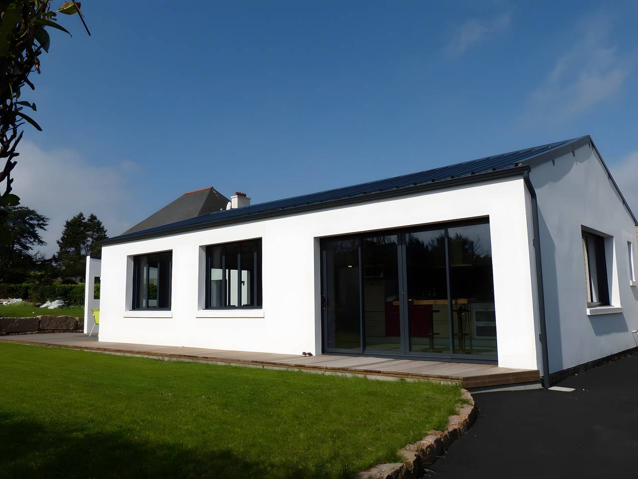 Maison "Hâvre de Paix Perros", spa, una sola planta, jardín in Perros-Guirec, Costa de granito rosa