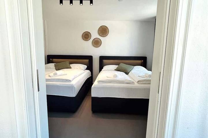 Ganze Wohnung, Modern 3-Bedroom near Alster Hamburg for up to 10 in Hamburg-Mitte, Hamburg