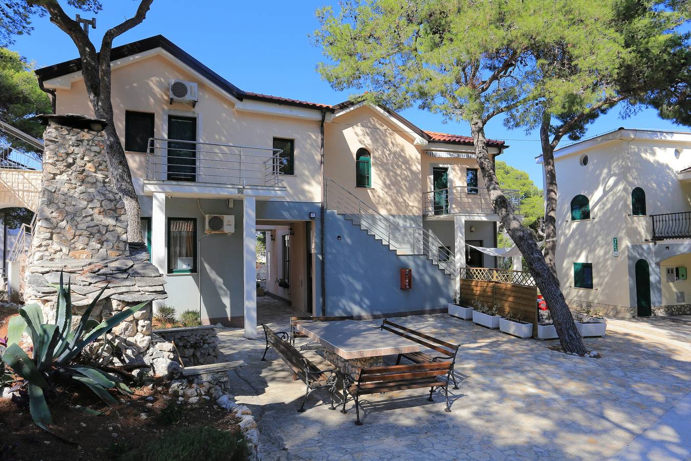 Ganze Wohnung, Two bedroom apartment with terrace and sea view Rogoznica A-3266-a in Rogoznica, Šibenik-Knin