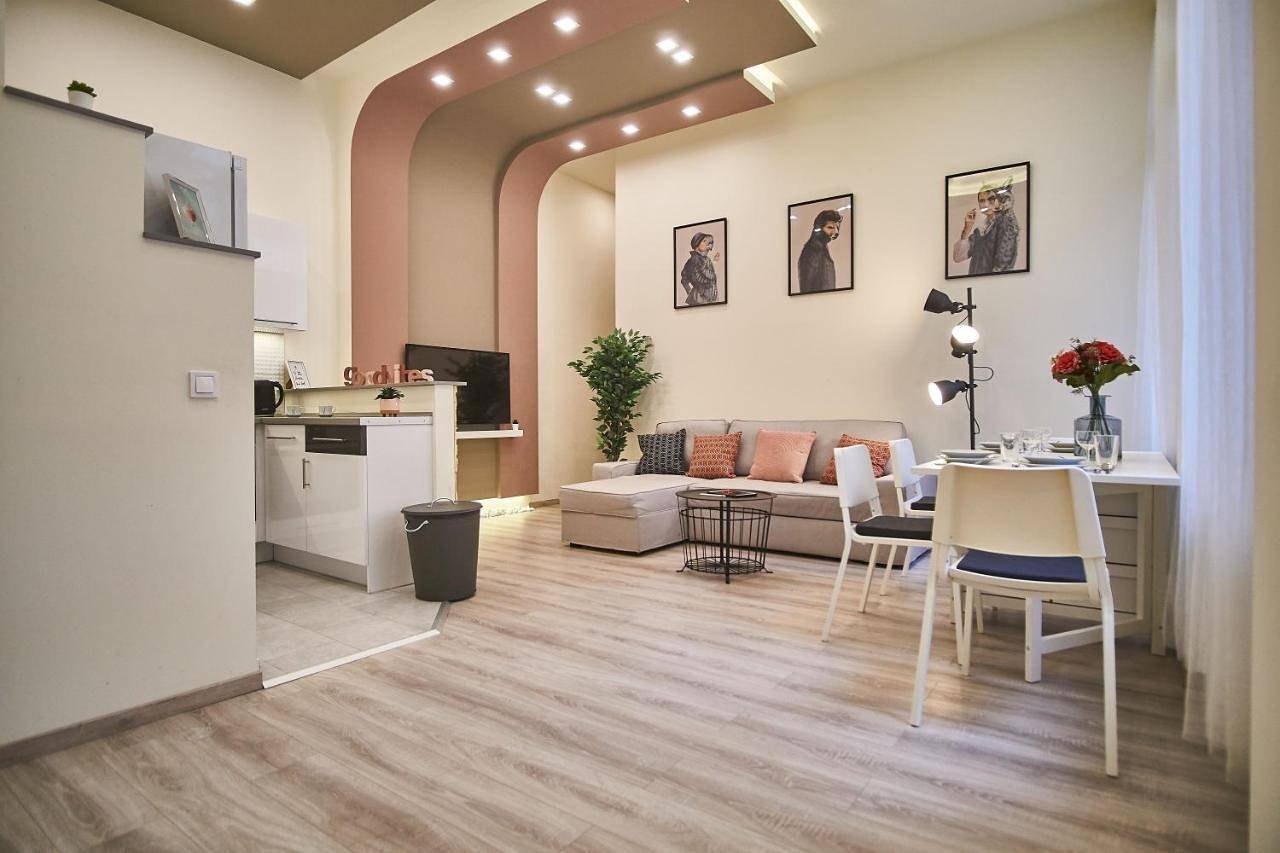 Geheel appartement, F4 Design Apartment- Budapest in Boedapest, Danube-Ipoly National Park