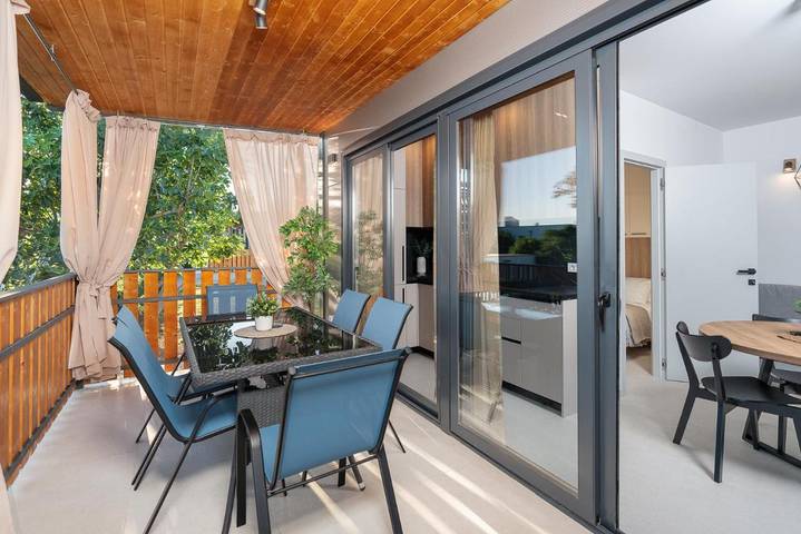 Camping pour 5 personnes, avec vue et jardin ainsi que terrasse et piscine, animaux acceptés à Pakoštane - 2