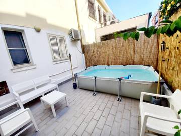 Gîte pour 2 personnes, avec piscine et terrasse à Reggio de Calabre