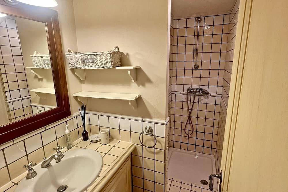 Appartement entier, Appartement Vue Mer, 6/8 personnes. Village Vacances in Grimaud, Côte méditerranéenne (France)