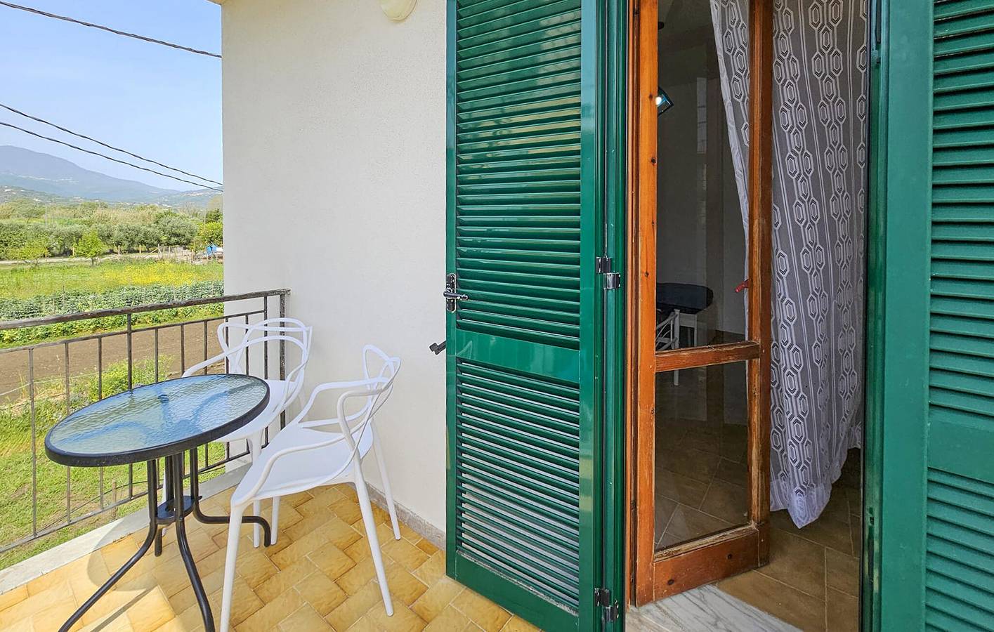 Ganze Ferienwohnung, Apartment mit Meerblick, Parkplatz und WLAN, 900 m vom Strand entfernt in Cilento Coast