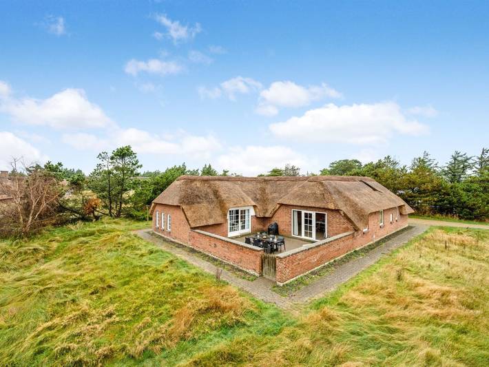 Vakantiehuis voor 12 personen, with Terras and Zwembad as well as Sauna in Ringkøbing fjord