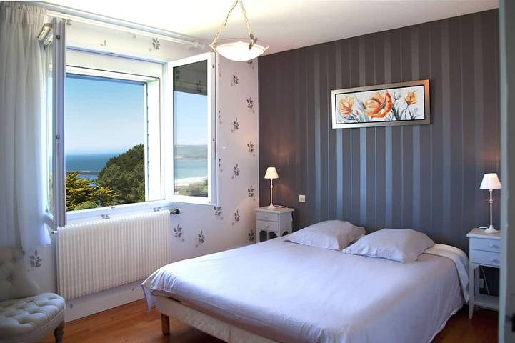 Location de vacances pour 10 personnes, avec jardin et terrasse, animaux acceptés dans Plage des Sables Blancs - 4