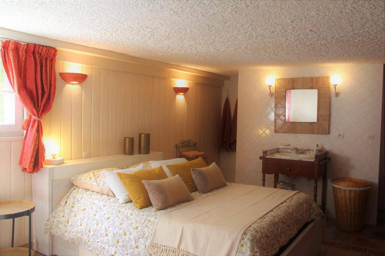 Appartement de vacances entier, Double Room with Private Bathroom in Cestas, Région de Bordeaux