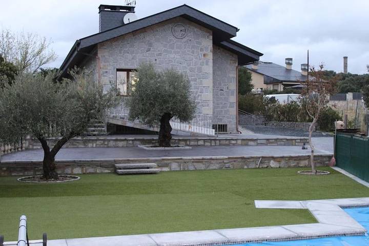 Location de vacances pour 6 personnes, avec piscine ainsi que vue et jardin à Guadarrama - 3