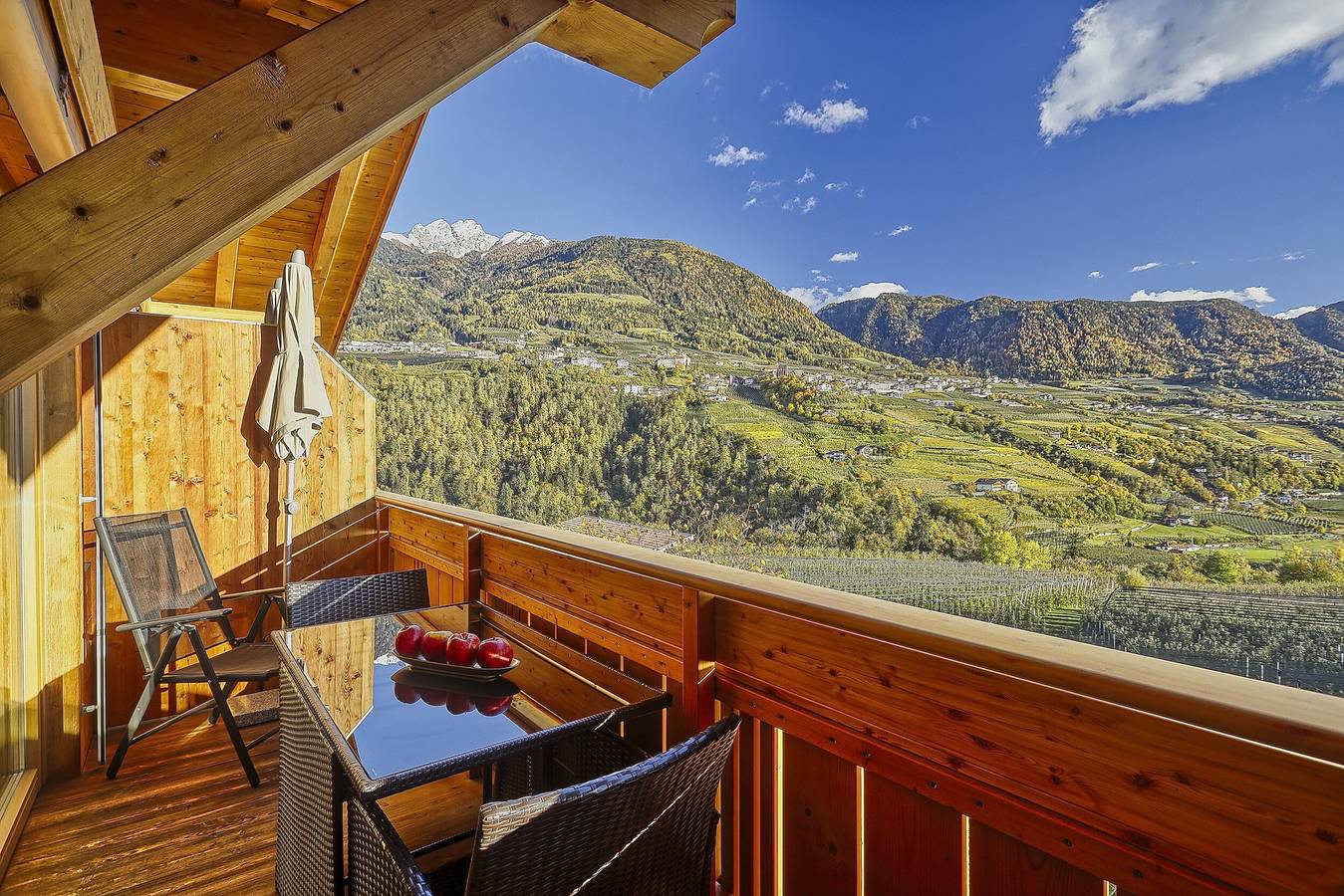 Ganze Wohnung, Ferienwohnung "Feldhof Apfeloase" mit Salzwasser Pool, Panoramaliegewiese und Balkon in Kuens, Passeiertal