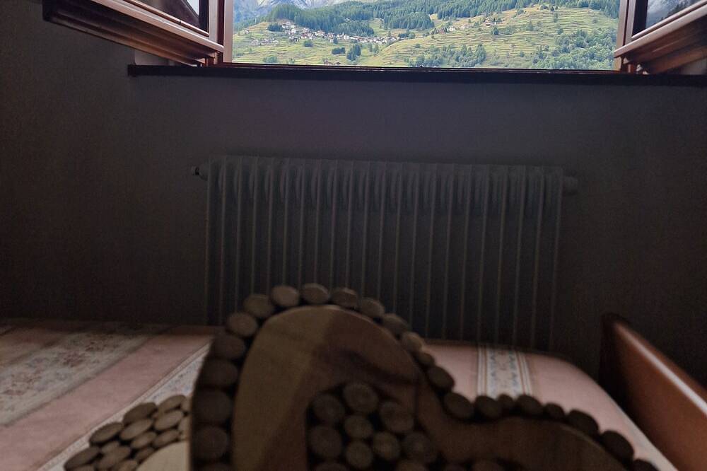 Appartamento intero, Chalet Nontiscordardime, accogliente alloggio alpino nel cuore delle Dolomiti. in Peio, Parco Nazionale dello Stelvio