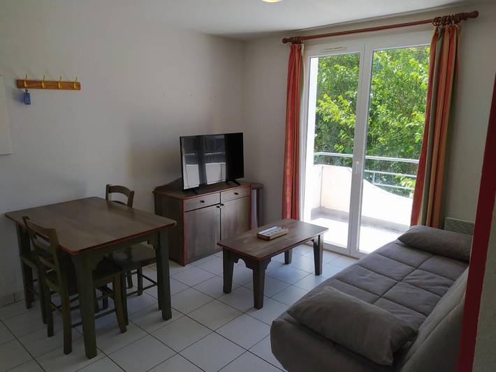 Gîte pour 4 personnes, avec vue ainsi que piscine et balcon dans Saint-Geniez-d'Olt-et-d'Aubrac - 4
