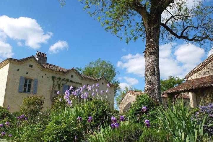Location de vacances pour 8 personnes, avec jardin, animaux acceptés à Saint-Laurent-Lolmie