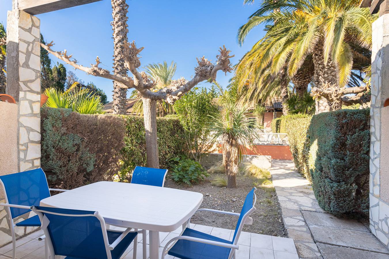 Gîte mit 2 Schlafzimmern, Klimaanlage, Pool, nahe Sigean in Roquefort-des-Corbières, Narbonne und Umgebung