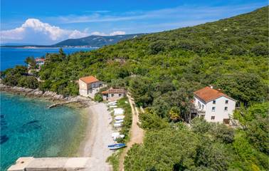 Ferienwohnung für 8 Personen, mit Garten und Terrasse, mit Haustier auf Cres