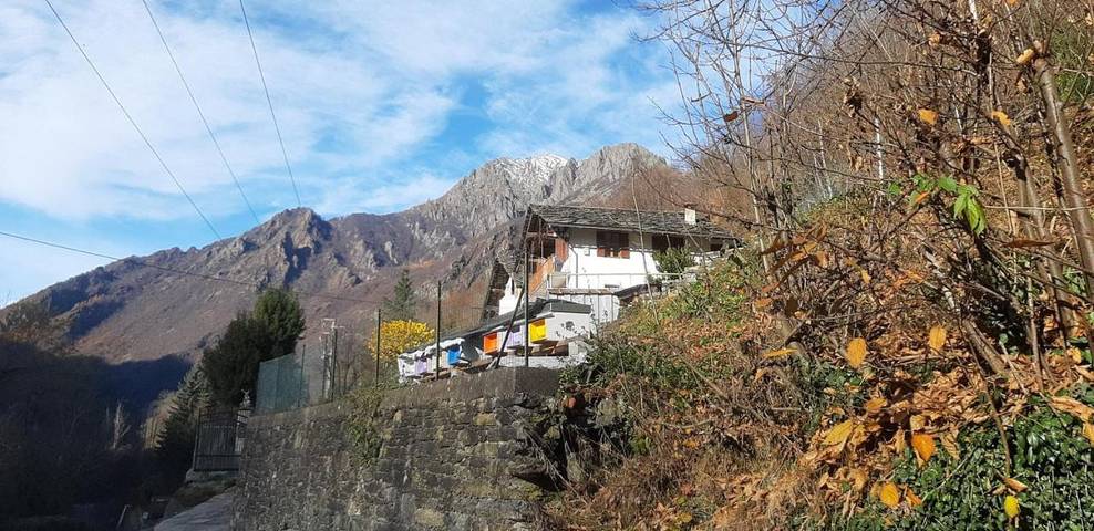 Gîte pour 4 personnes, avec jardin et vue, animaux acceptés à Cérès - 2