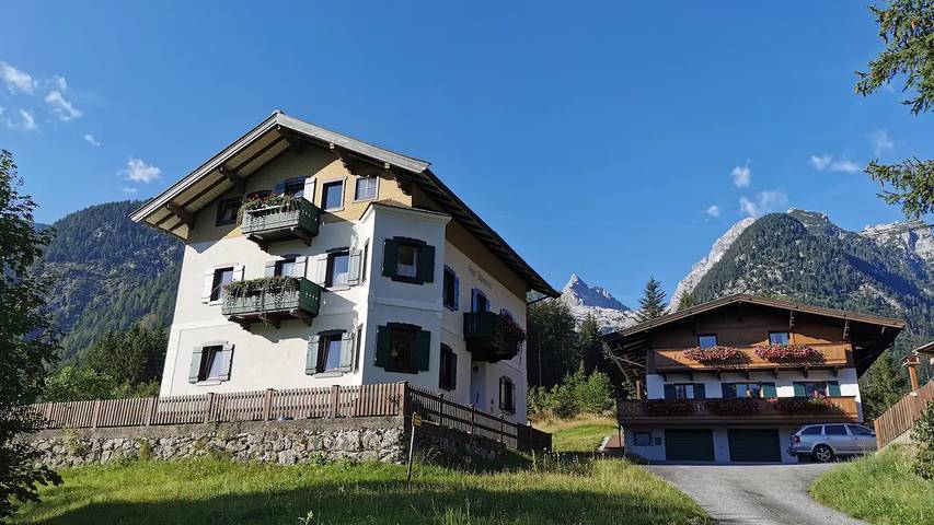 Ferienwohnung für 4 Personen, mit Balkon und Garten in Lofer