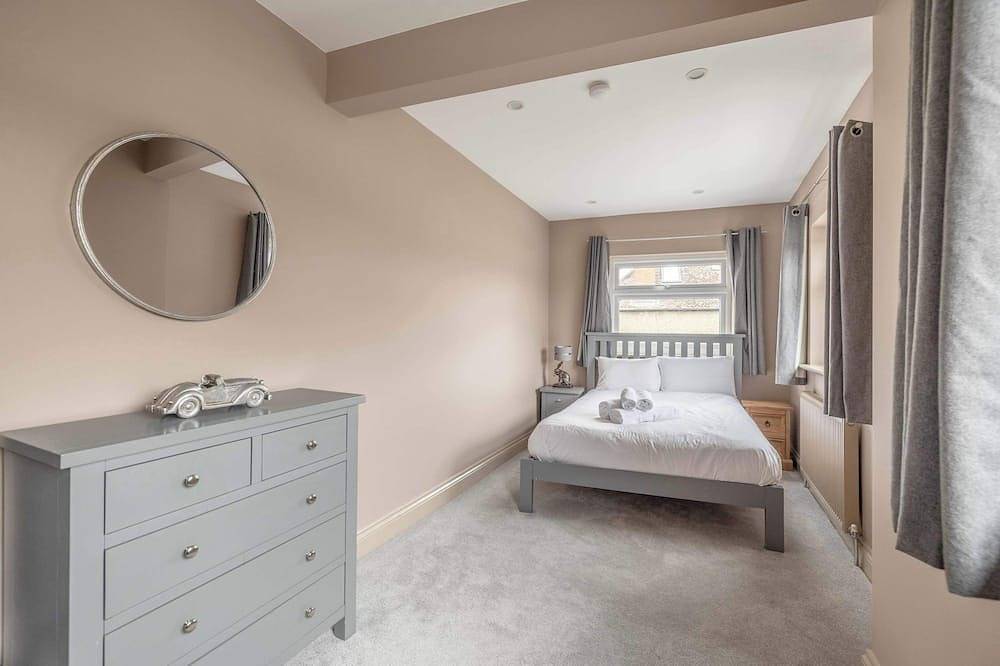 Stylish 4Bdr Family Home| Eton Wick - By Tempstay in Eton, Berkshire