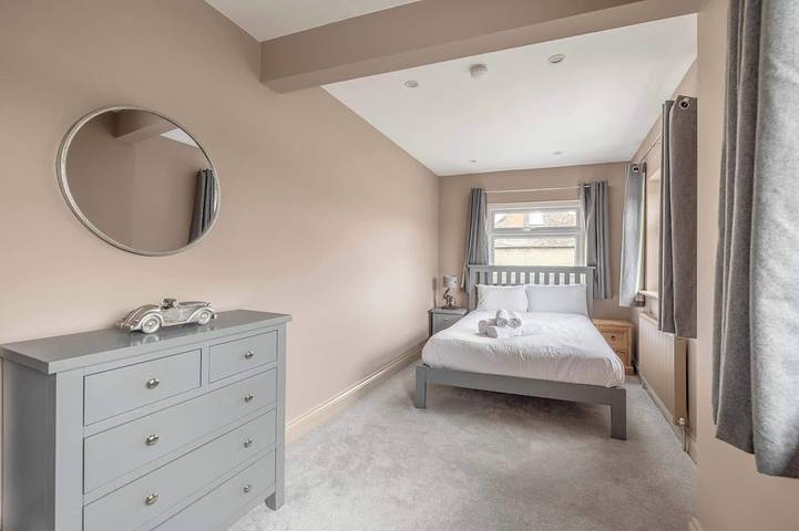 Family Friendly Escape In Eton ❤ Countryside Views in Eton, Berkshire