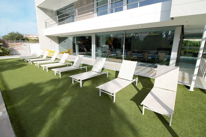 Casa rural para 16 personas, con jardín en Alicante