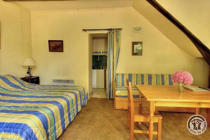 Location de vacances pour 2 personnes, avec jardin et piscine à Saint-Julien (Rhône) - 4