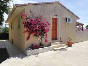 Location de vacances pour 5 personnes, avec jardin à Ucciani