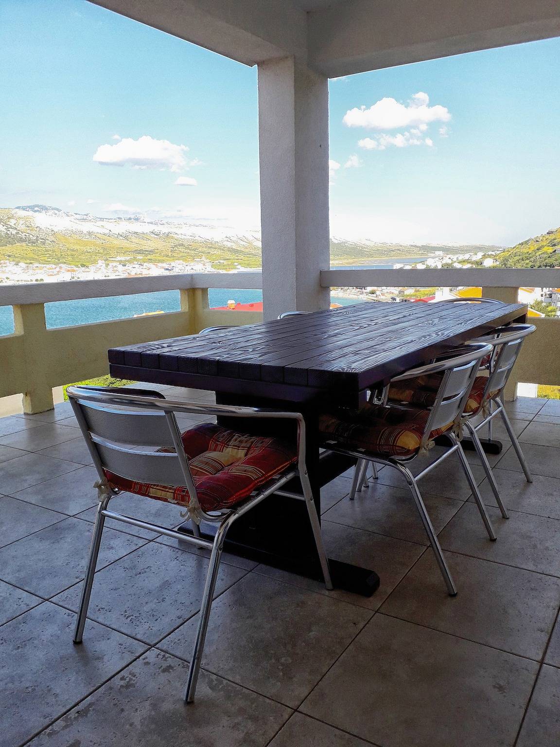 Entire apartment, Two bedroom apartment with terrace and sea view Pag A-18325-d in Pag Town, Pag Island
